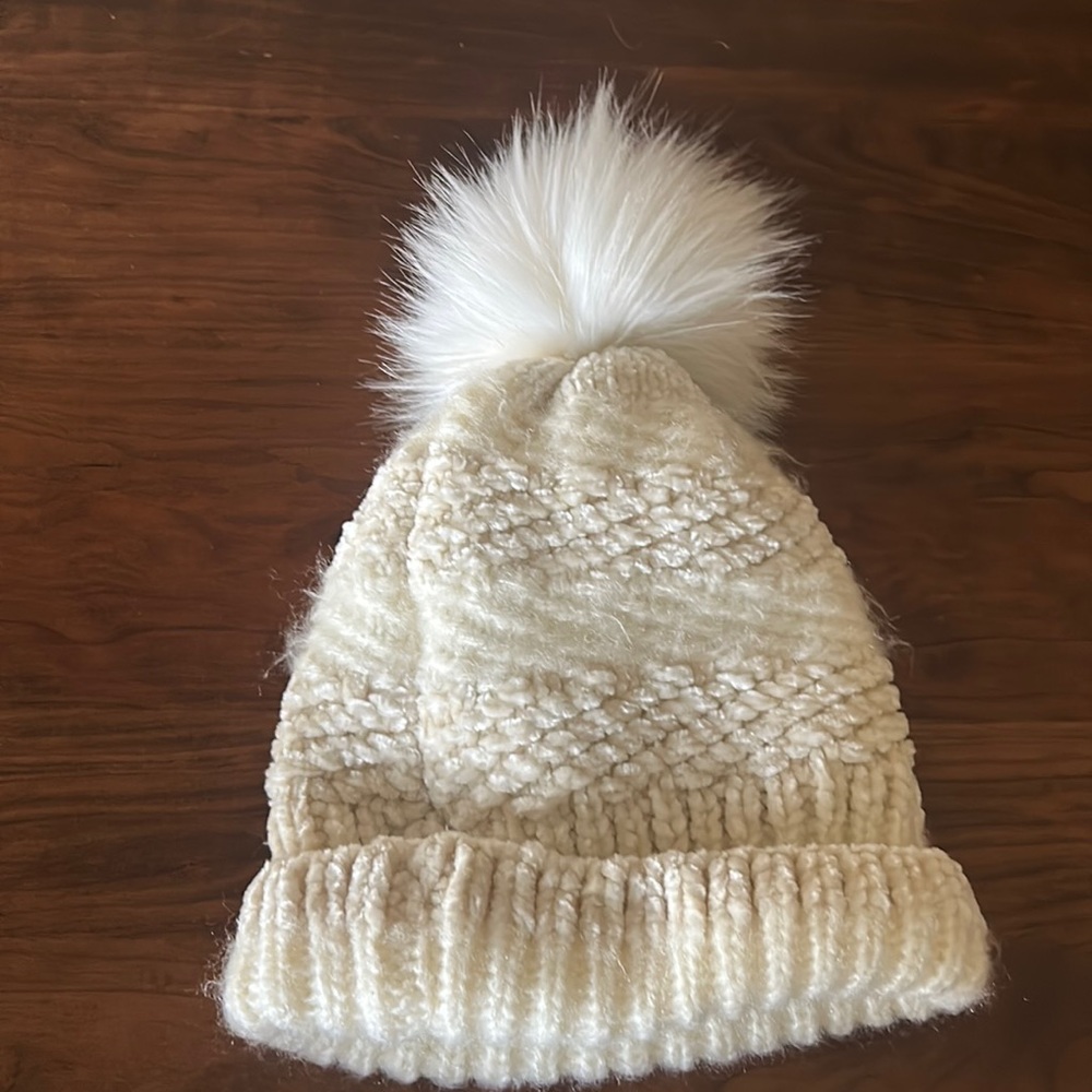 Beanie Winter Hat Cream & White